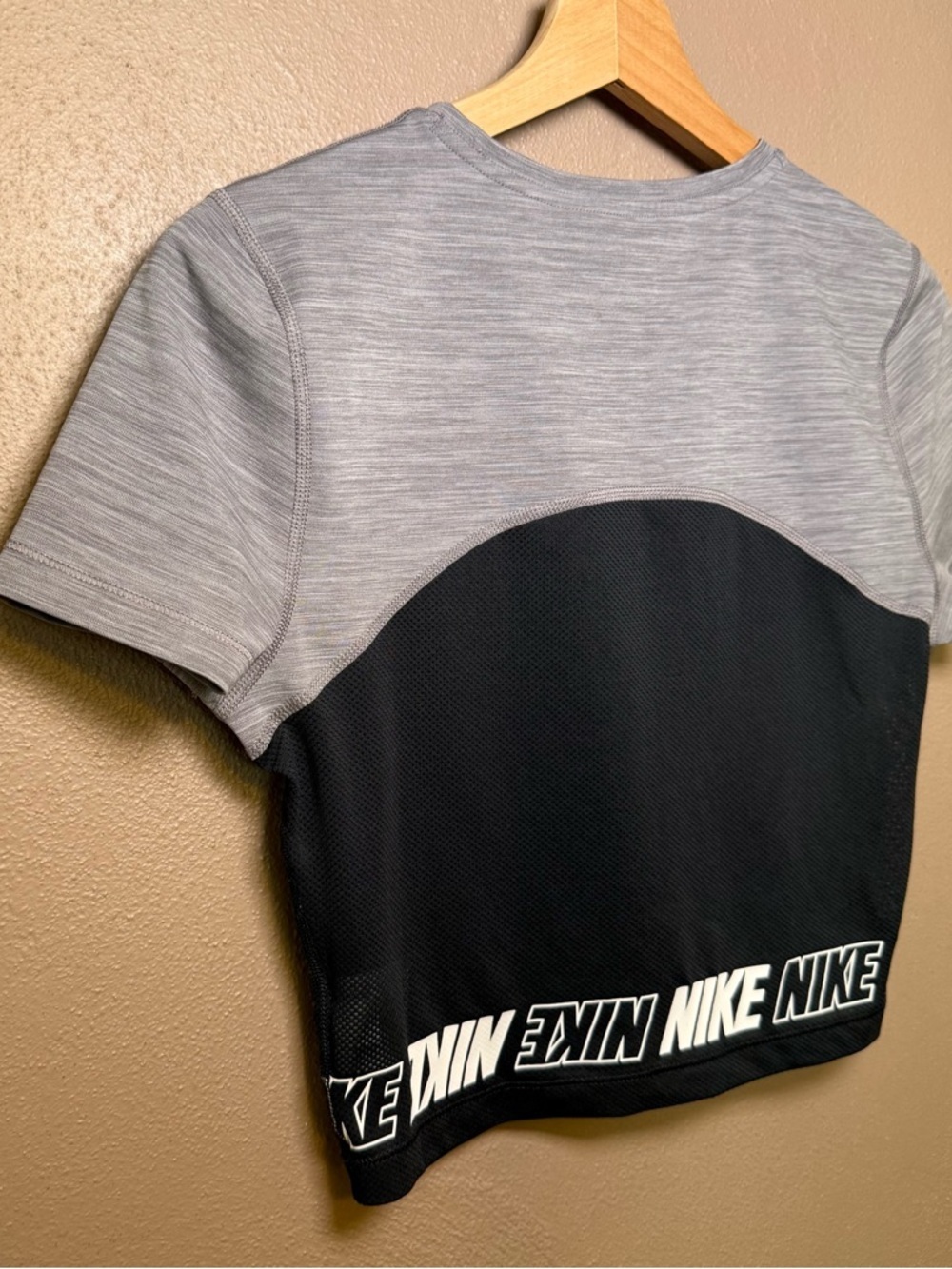 Nike Women's Pro Short Sleeve Crop Top - Gunsmoke/Heather Size Small - Picture 9 of 15